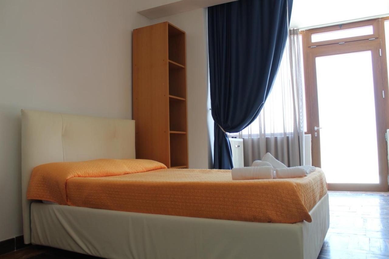 B&B Palazzo Manfredi Vieste, Fronte Mare Con Parcheggio Exterior foto