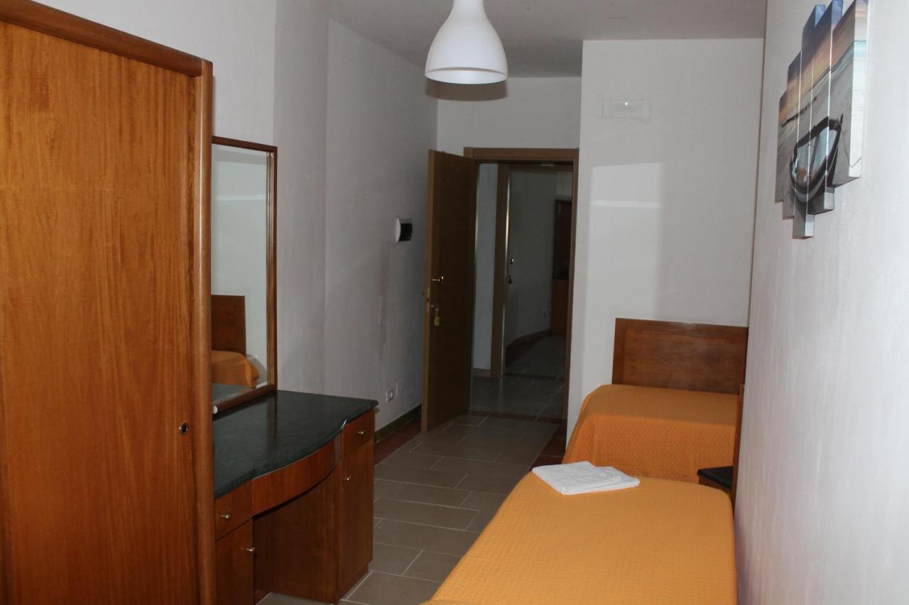 B&B Palazzo Manfredi Vieste, Fronte Mare Con Parcheggio Exterior foto